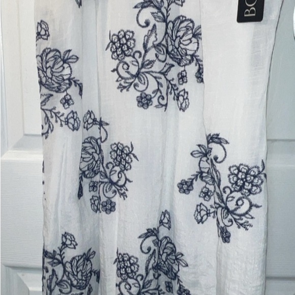BCX Ivory Dress with Navy Floral Design - Picture 6 of 12